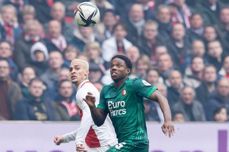 凭借凌厉的 凭借凌厉的